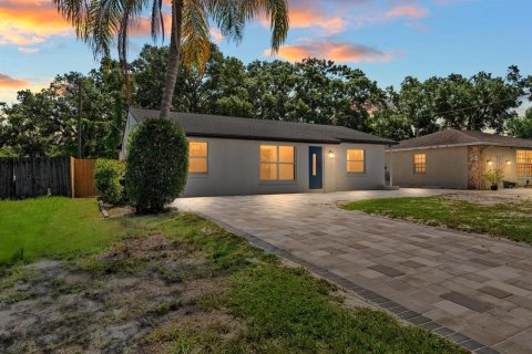 House in Tampa, Florida 3 bedrooms, 179.49 sq.m. № 1828047 - photo 8