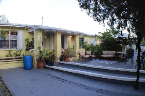 House in Miami Gardens, Florida 3 bedrooms, 181.16 sq.m. № 1860429 - photo 3