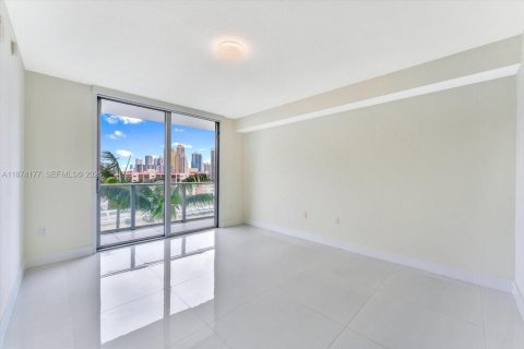 Copropriété à vendre à Sunny Isles Beach, Floride: 2 chambres, 141.58 m2 № 2036852 - photo 11