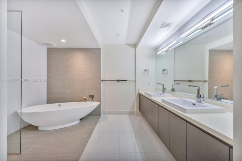 Copropriété à vendre à Sunny Isles Beach, Floride: 2 chambres, 141.58 m2 № 2036852 - photo 13