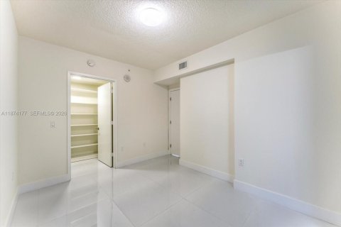 Copropriété à vendre à Sunny Isles Beach, Floride: 2 chambres, 141.58 m2 № 2036852 - photo 25