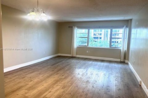 Condo in Miami Shores, Florida, 1 bedroom  № 1924364 - photo 5