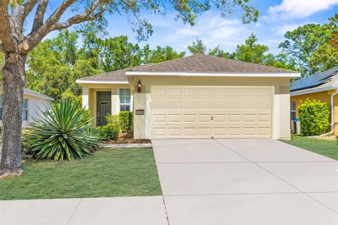 House in Brooksville, Florida 3 bedrooms, 135.64 sq.m. № 1614539 - photo 1