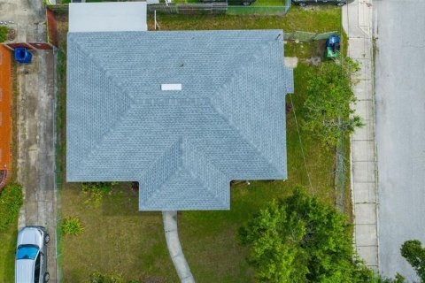 House in Tampa, Florida 3 bedrooms, 118.36 sq.m. № 1898965 - photo 9