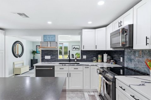 Villa ou maison à vendre à Sarasota, Floride: 2 chambres, 119.29 m2 № 2101263 - photo 22