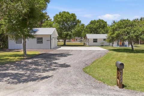 Villa ou maison à vendre à Sarasota, Floride: 2 chambres, 119.29 m2 № 2101263 - photo 4