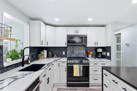 Villa ou maison à vendre à Sarasota, Floride: 2 chambres, 119.29 m2 № 2101263 - photo 24