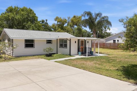 Villa ou maison à vendre à Sarasota, Floride: 2 chambres, 119.29 m2 № 2101263 - photo 3