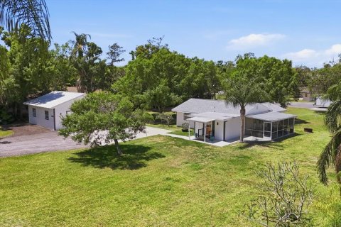 Villa ou maison à vendre à Sarasota, Floride: 2 chambres, 119.29 m2 № 2101263 - photo 1