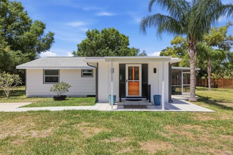 Villa ou maison à vendre à Sarasota, Floride: 2 chambres, 119.29 m2 № 2101263 - photo 2
