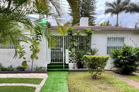 House in Miami, Florida 3 bedrooms, 185.53 sq.m. № 1855221 - photo 11