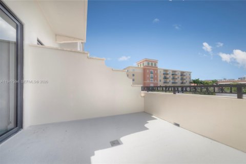 Condo in Coral Gables, Florida, 2 bedrooms  № 2003706 - photo 9