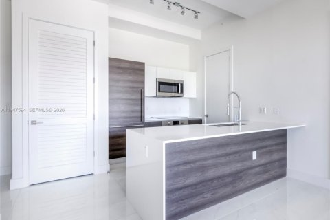 Condo in Coral Gables, Florida, 2 bedrooms  № 2003706 - photo 18