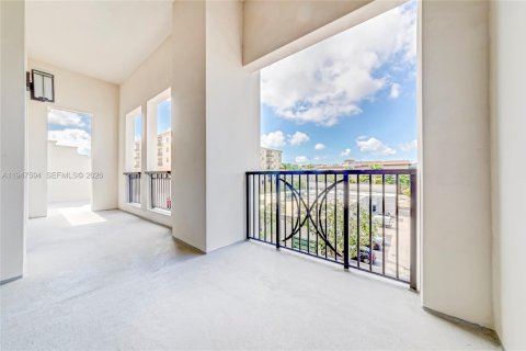 Condo in Coral Gables, Florida, 2 bedrooms  № 2003706 - photo 6