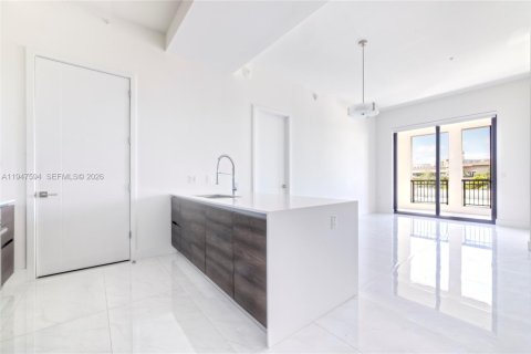 Condo in Coral Gables, Florida, 2 bedrooms  № 2003706 - photo 20