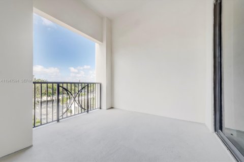 Condo in Coral Gables, Florida, 2 bedrooms  № 2003706 - photo 7
