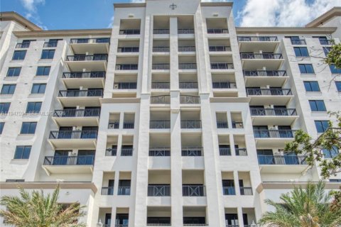 Condo in Coral Gables, Florida, 2 bedrooms  № 2003706
