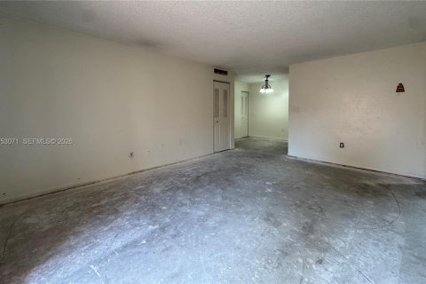 Copropriété à louer à Miami Lakes, Floride: 1 chambre, 62.43 m2 № 2244905 - photo 3
