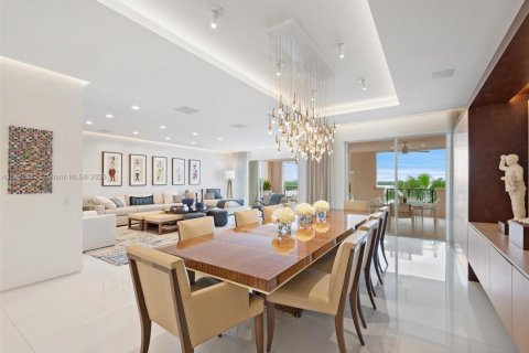 Condo in Miami Beach, Florida, 3 bedrooms  № 1931335 - photo 16