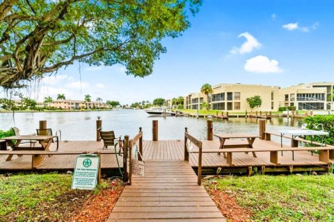 Copropriété à vendre à Pompano Beach, Floride: 2 chambres, 99.59 m2 № 2087622 - photo 24