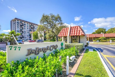 Copropriété à vendre à Pompano Beach, Floride: 2 chambres, 99.59 m2 № 2087622 - photo 23