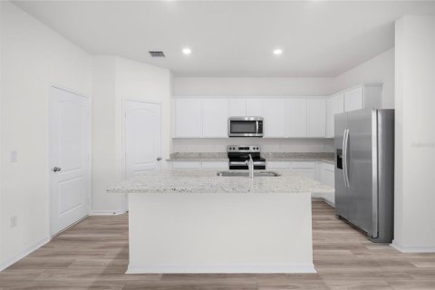 House in Babson Park, Florida 4 bedrooms, 168.25 sq.m. № 2132330 - photo 7