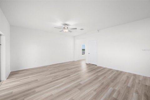 House in Babson Park, Florida 4 bedrooms, 168.25 sq.m. № 2132330 - photo 5