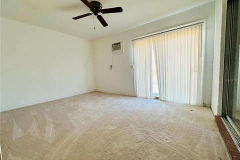 House in Sun City Center, Florida 3 bedrooms, 114.83 sq.m. № 1716912 - photo 16