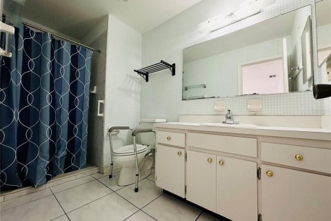 House in Sun City Center, Florida 3 bedrooms, 114.83 sq.m. № 1716912 - photo 11