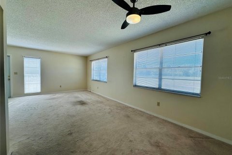 House in Sun City Center, Florida 3 bedrooms, 114.83 sq.m. № 1716912 - photo 5