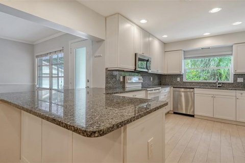Villa ou maison à louer à Sarasota, Floride: 3 chambres, 209.59 m2 № 2391048 - photo 7