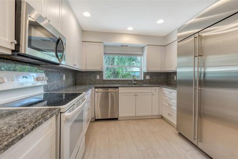 Villa ou maison à louer à Sarasota, Floride: 3 chambres, 209.59 m2 № 2391048 - photo 9