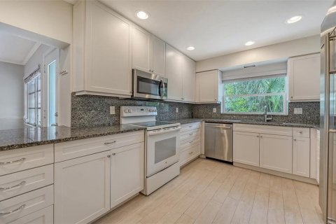 Villa ou maison à louer à Sarasota, Floride: 3 chambres, 209.59 m2 № 2391048 - photo 8