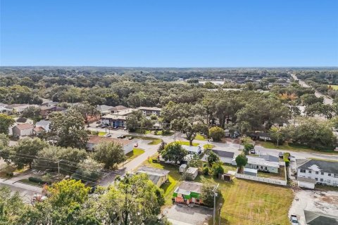 Propiedad comercial en venta en Brandon, Florida, 121.14 m2 № 2106304 - foto 13