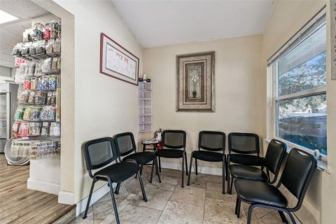 Propiedad comercial en venta en Brandon, Florida, 121.14 m2 № 2106304 - foto 23