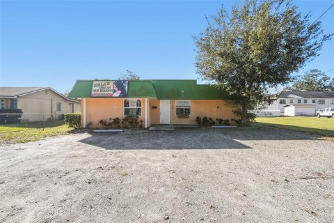 Propiedad comercial en Brandon, Florida 121.14 m2 № 2106304