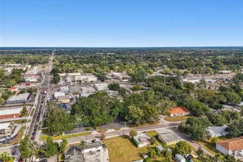 Propiedad comercial en venta en Brandon, Florida, 121.14 m2 № 2106304 - foto 11