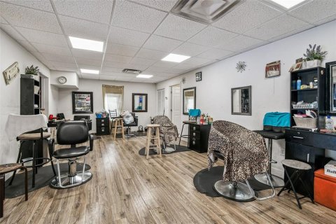 Propiedad comercial en venta en Brandon, Florida, 121.14 m2 № 2106304 - foto 28