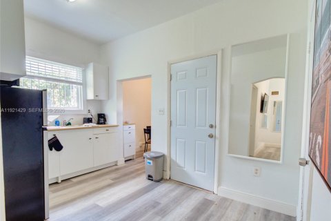Immobilier commercial à vendre à Miami, Floride: 145.21 m2 № 2082738 - photo 9
