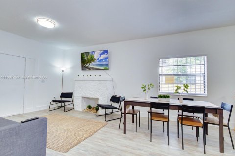 Immobilier commercial à vendre à Miami, Floride: 145.21 m2 № 2082738 - photo 13