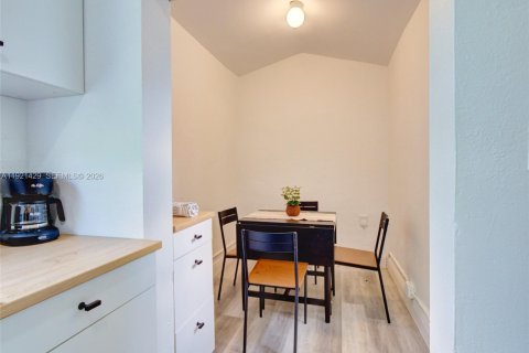 Immobilier commercial à vendre à Miami, Floride: 145.21 m2 № 2082738 - photo 10
