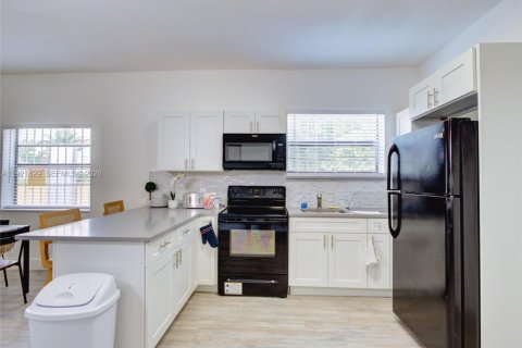 Immobilier commercial à vendre à Miami, Floride: 145.21 m2 № 2082738 - photo 29