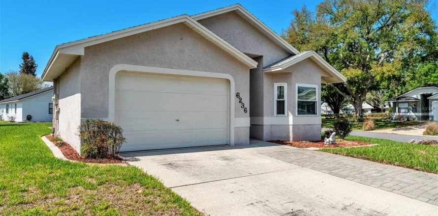 House in Lakeland, Florida 2 bedrooms, 109.53 sq.m. № 2212197