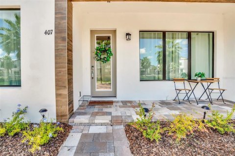 Townhouse in Davenport, Florida 4 bedrooms, 200.95 sq.m. № 2229340 - photo 2