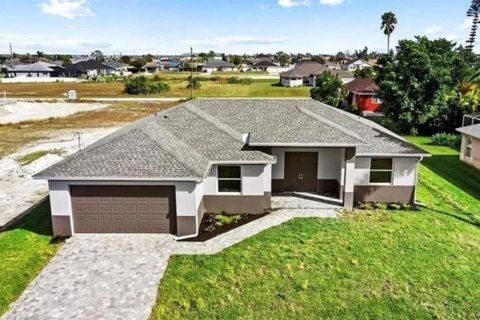 Villa ou maison à Cape Coral, Floride 3 chambres, 160.35 m2 № 2108738