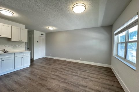 Apartamento en alquiler en Oakland Park, Florida, 1 dormitorio № 1998768 - foto 9