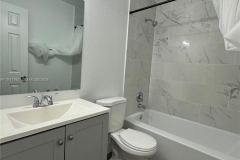 Apartamento en alquiler en Oakland Park, Florida, 1 dormitorio № 1998768 - foto 13