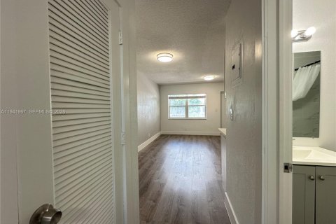 Apartamento en alquiler en Oakland Park, Florida, 1 dormitorio № 1998768 - foto 10