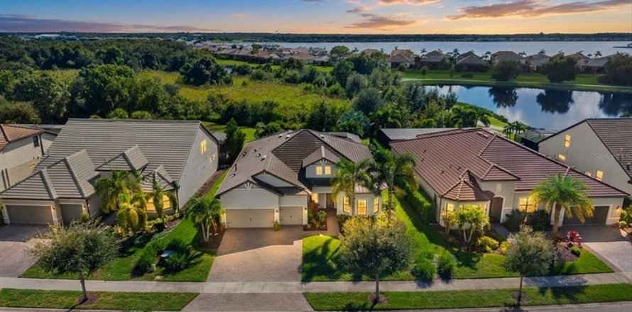 Villa ou maison à Sarasota, Floride 3 chambres, 231.51 m2 № 2421600