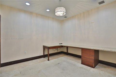 Commercial property in Miami, Florida № 1698042 - photo 7